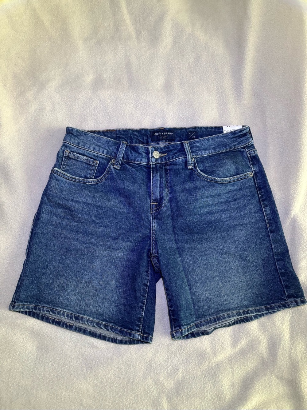 ✨NWT Lucky Brand Medium Wash Denim Shorts✨
